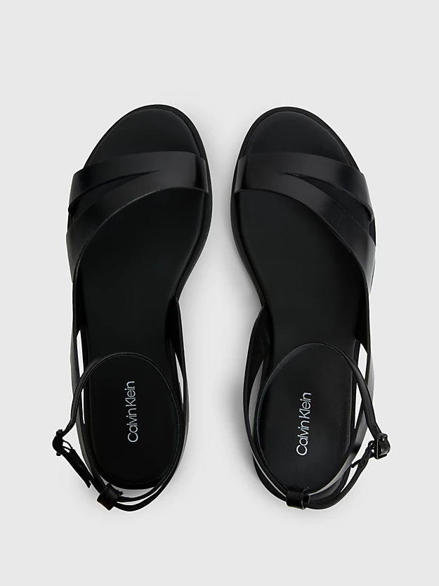 Almond sandal, black