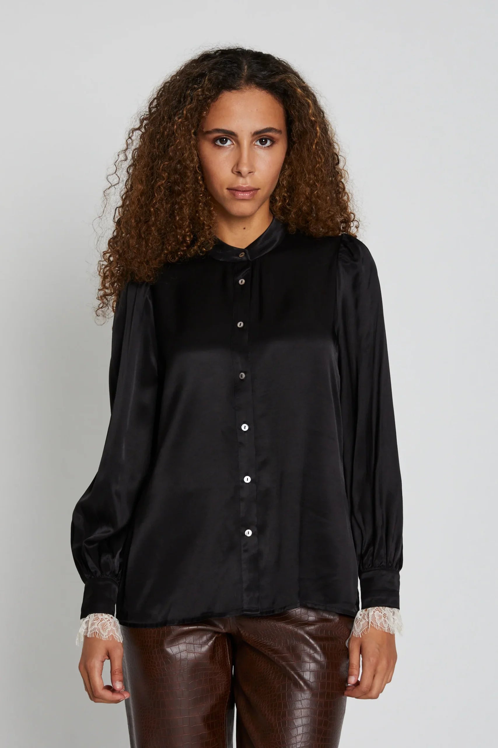 Berries BB Dura Shirt, Black