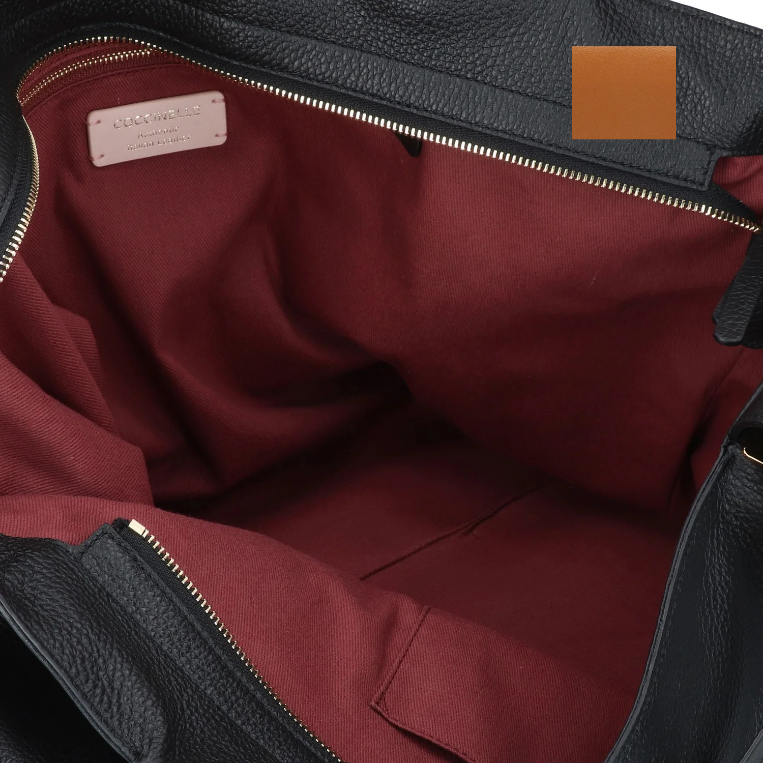 CoccinelleOliver, Cuir