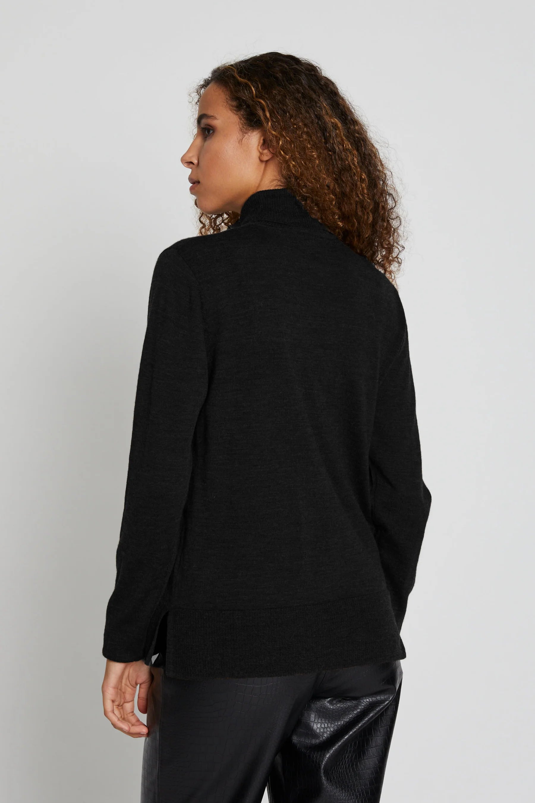 CHARLENE ROLL NECK, BLACK