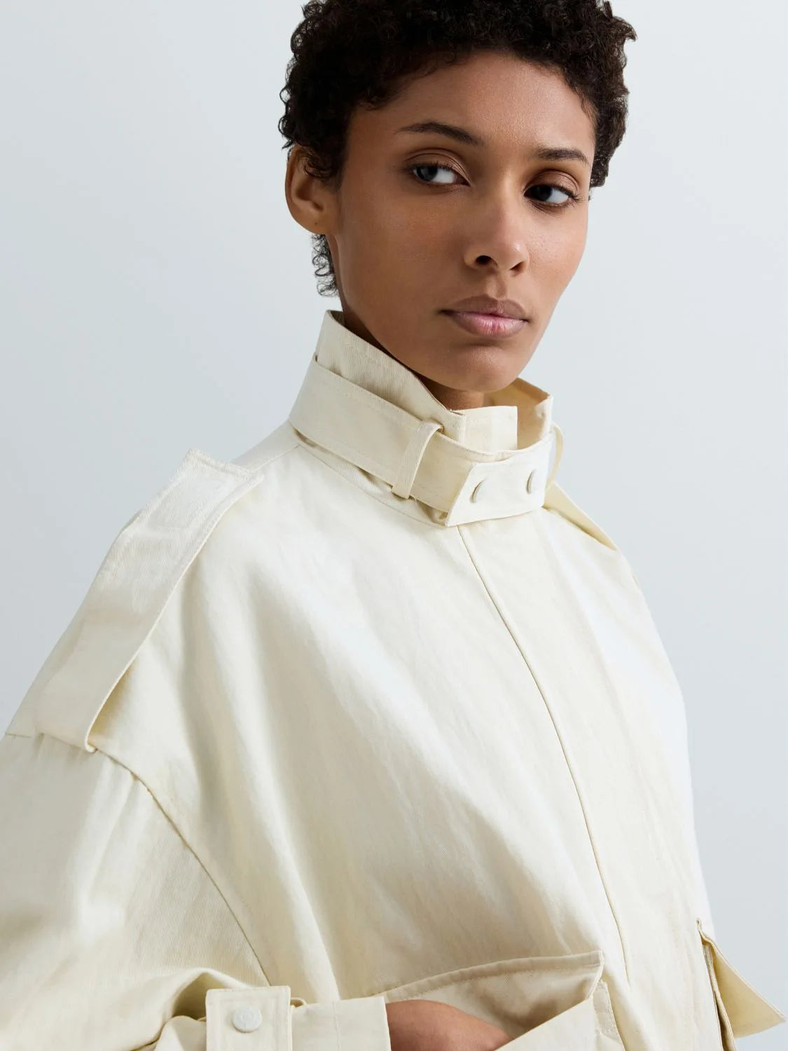 CROPPED TWILL TRENCH COAT, CHALK