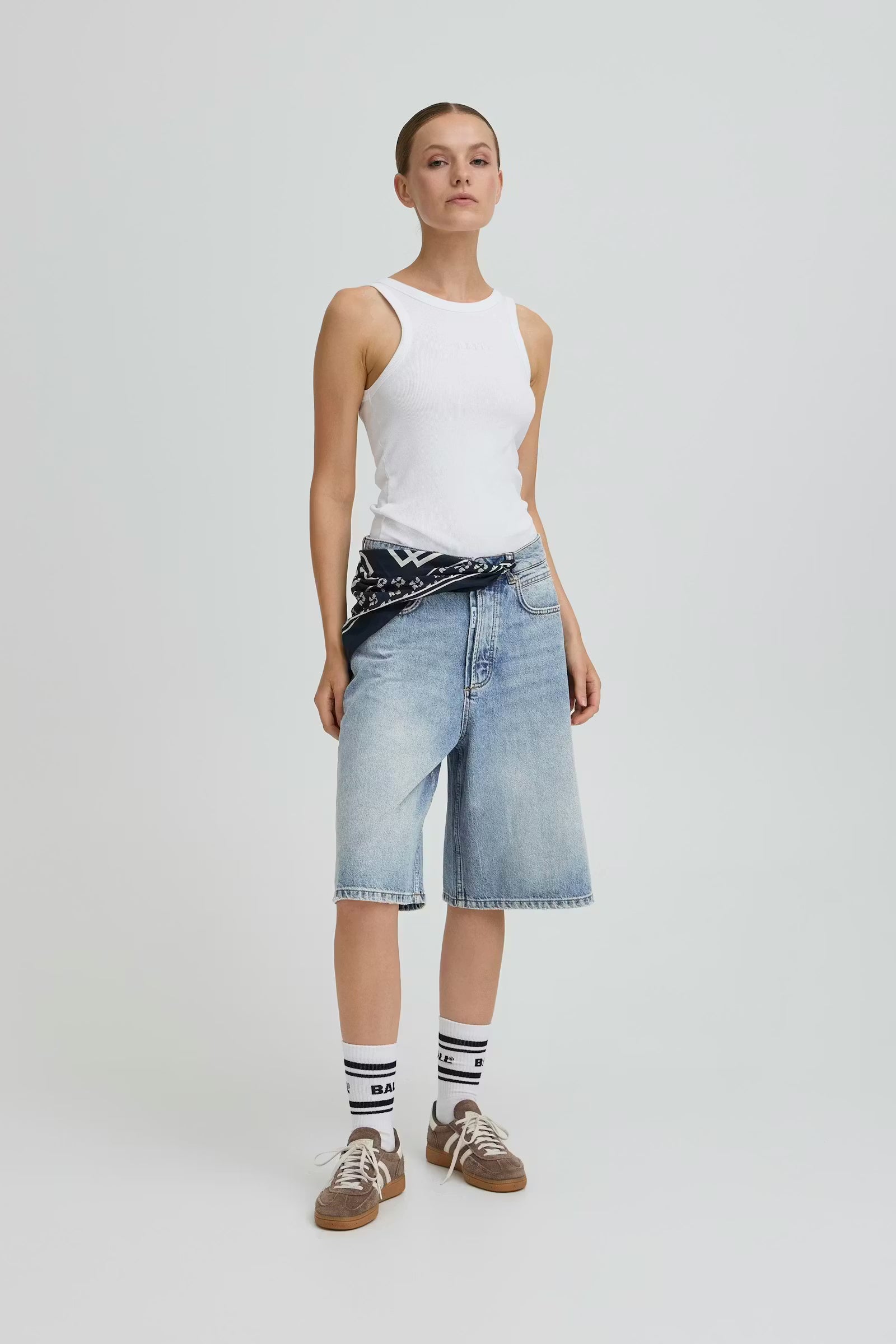 BASAGA MW DENIM SHORTS, MEDIUM BLUE INDIGO