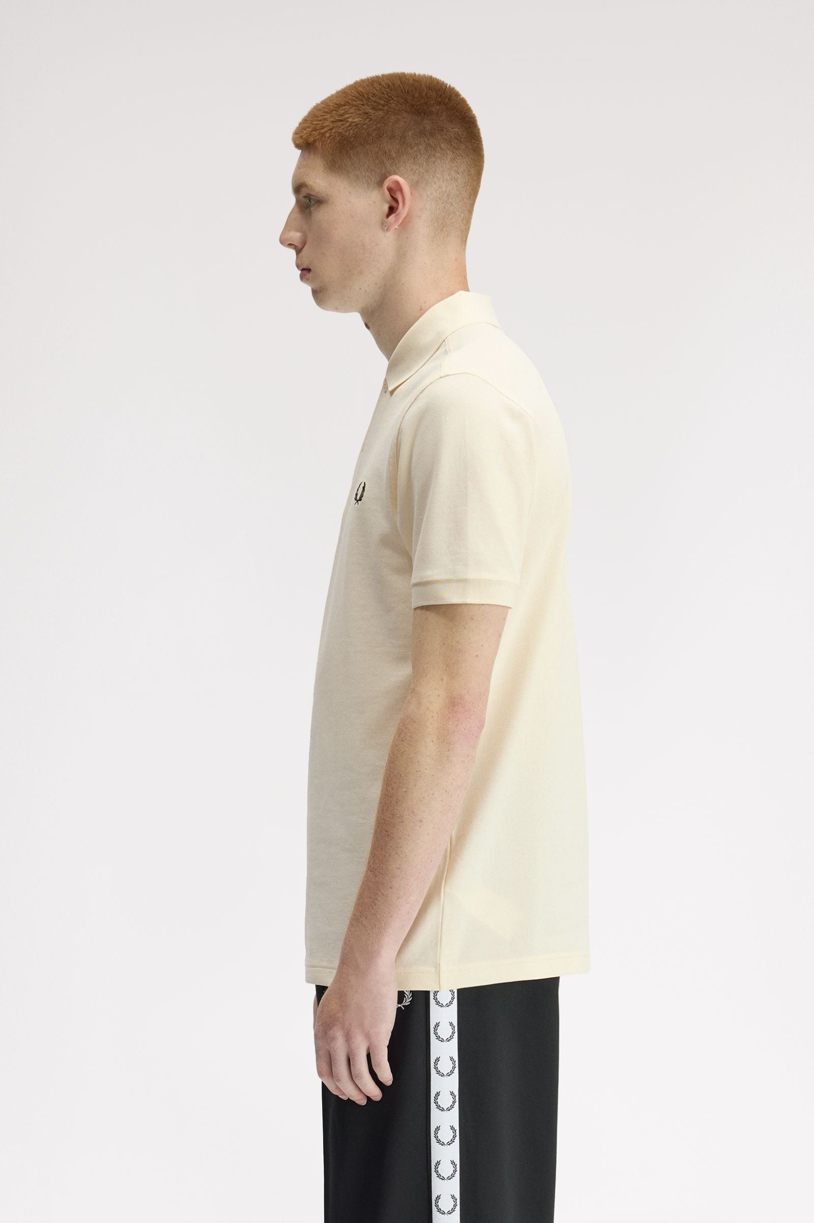 PLAIN FRED PERRY POLO, ECRU/GRASSROOTS