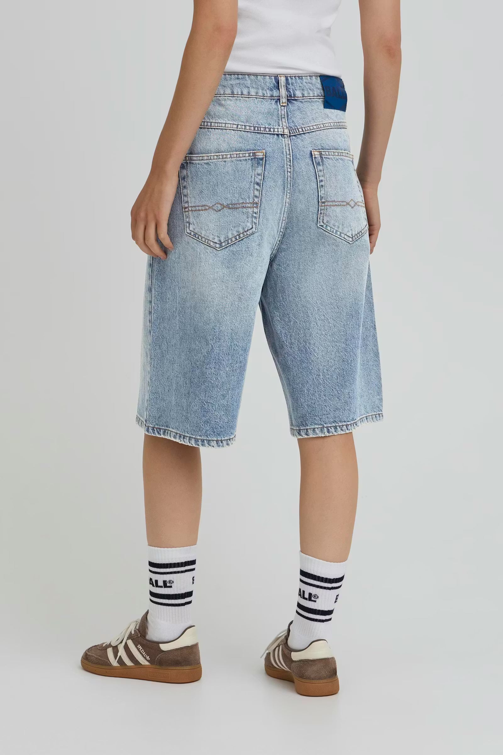 BASAGA MW DENIM SHORTS, MEDIUM BLUE INDIGO