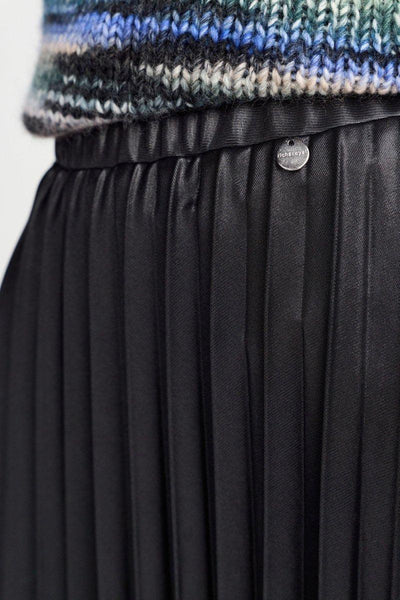 Shiny Plissé Skirt, Black