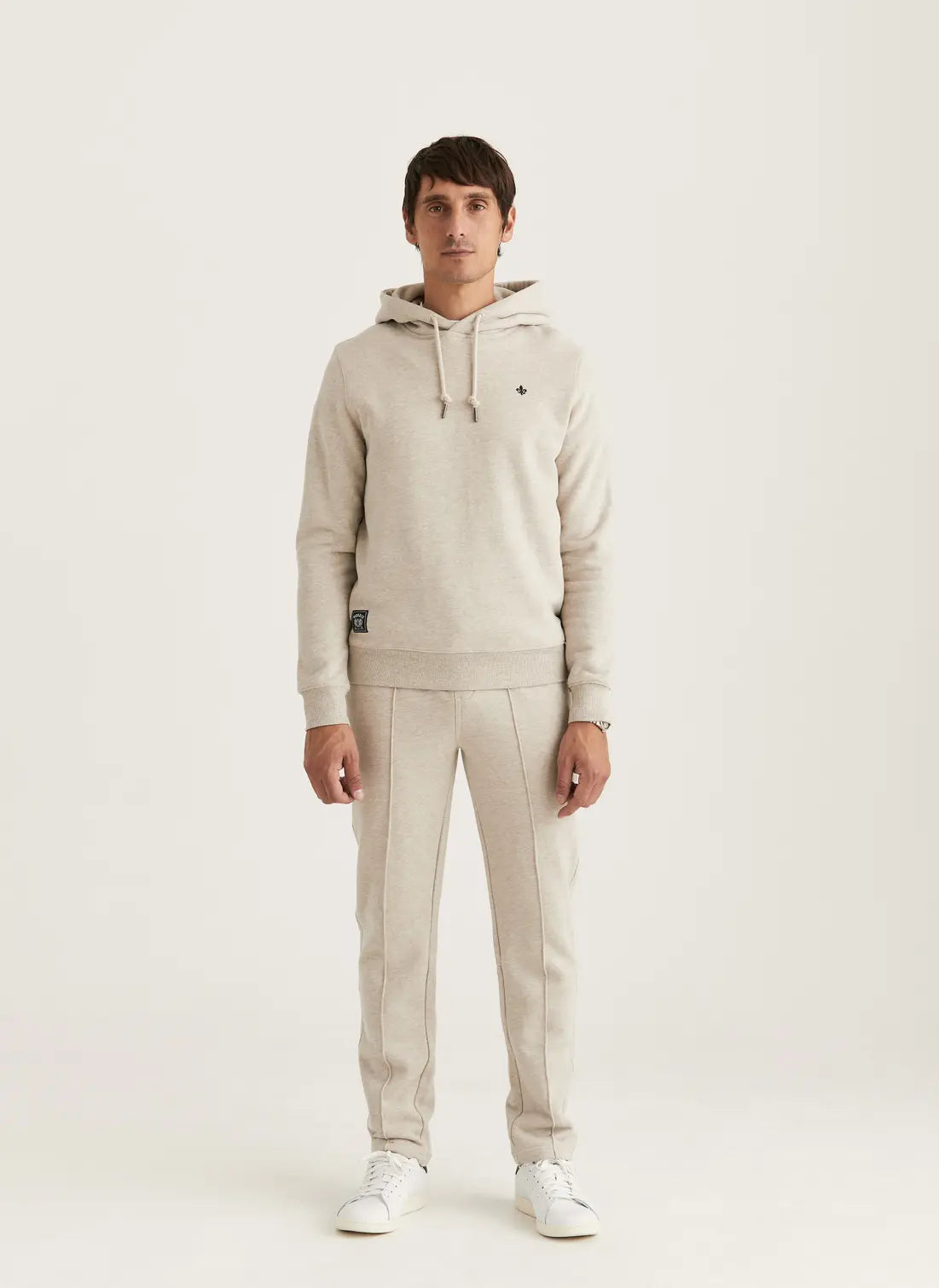 Brandon Lily Hood, Khaki