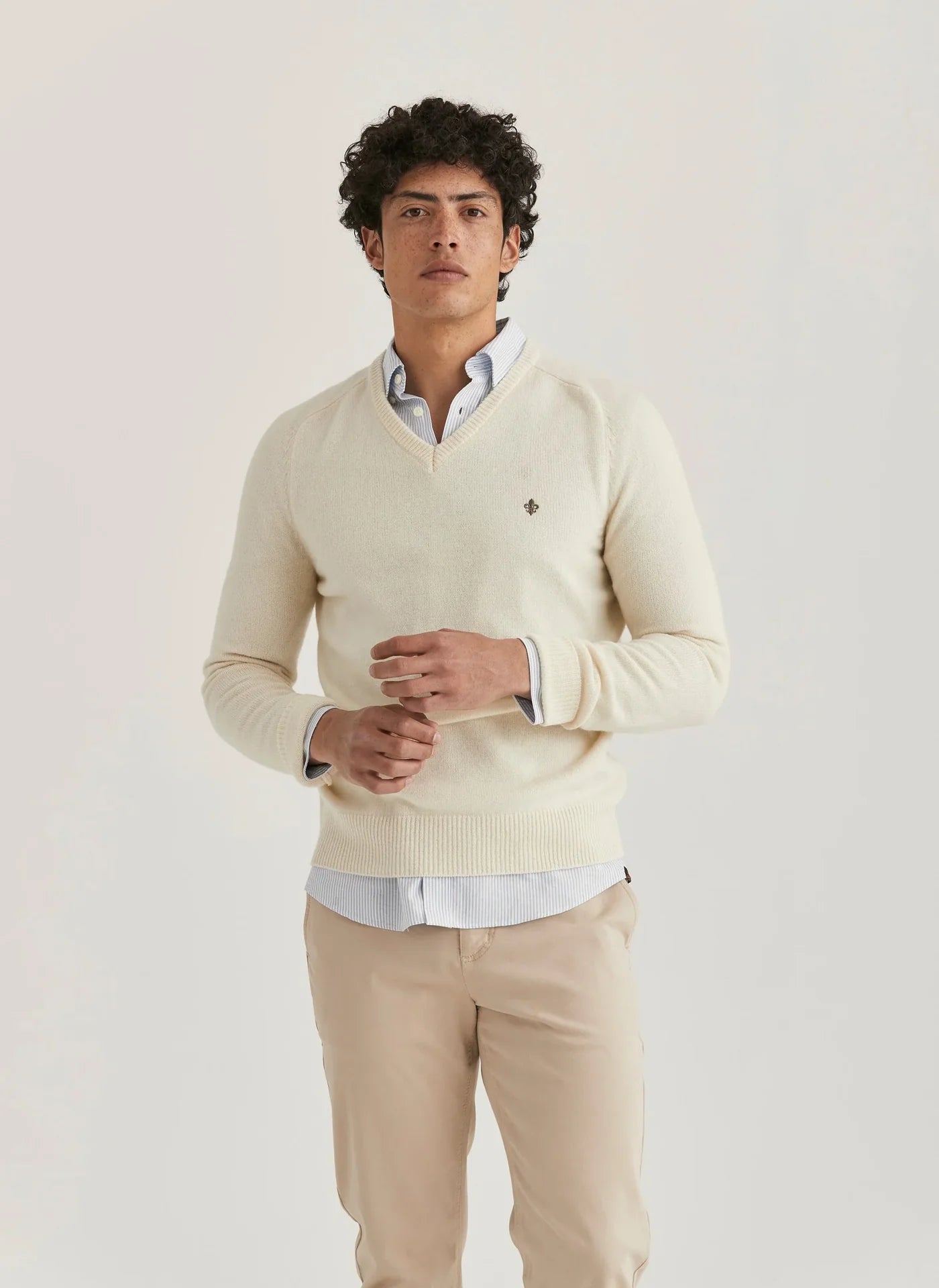 NEWTON V-NK SWEATER, OFF WHITE