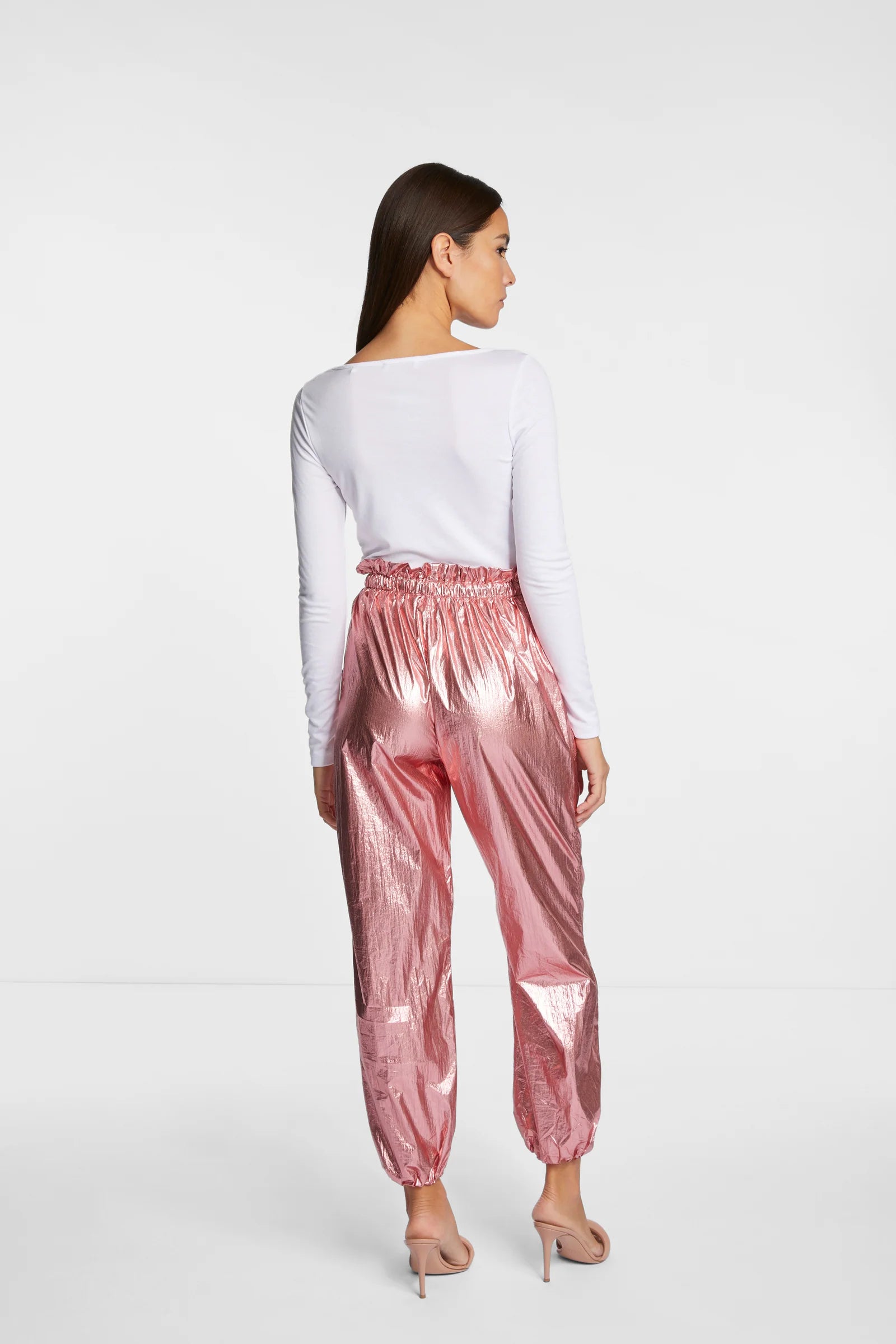 Top with Gathering, White