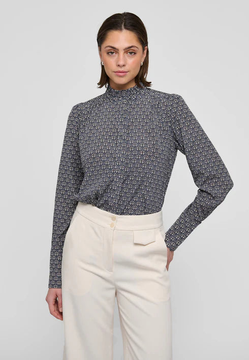 ROBERTA RUFFLE SHIRT, WILLOW