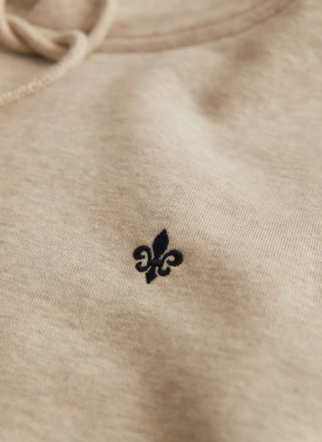 Brandon Lily Hood, Khaki