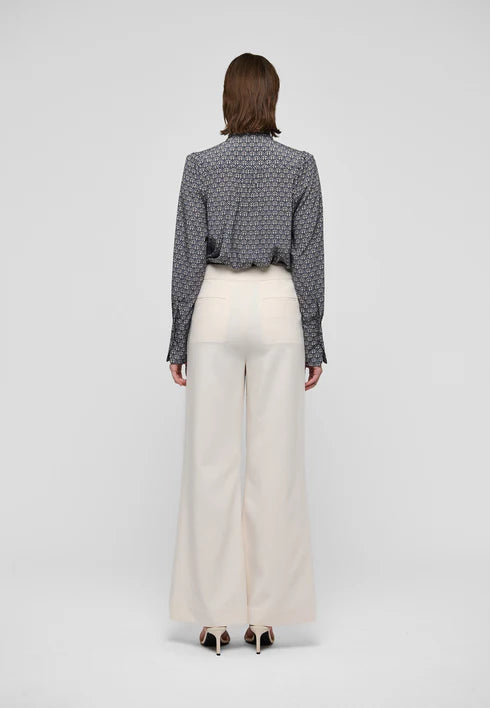 ROBERTA RUFFLE SHIRT, WILLOW