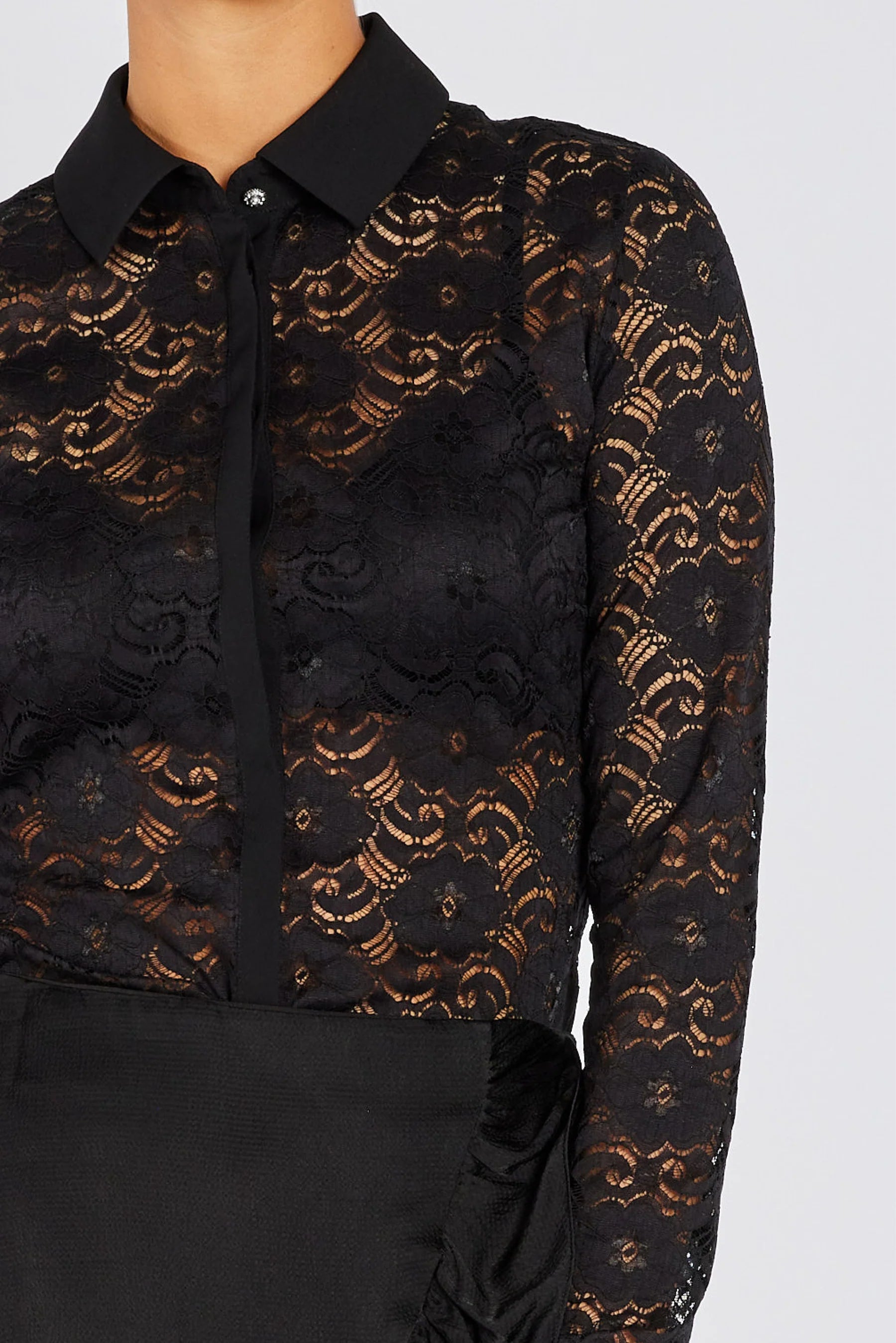 CASTANEA VINDIE SHIRT, BLACK