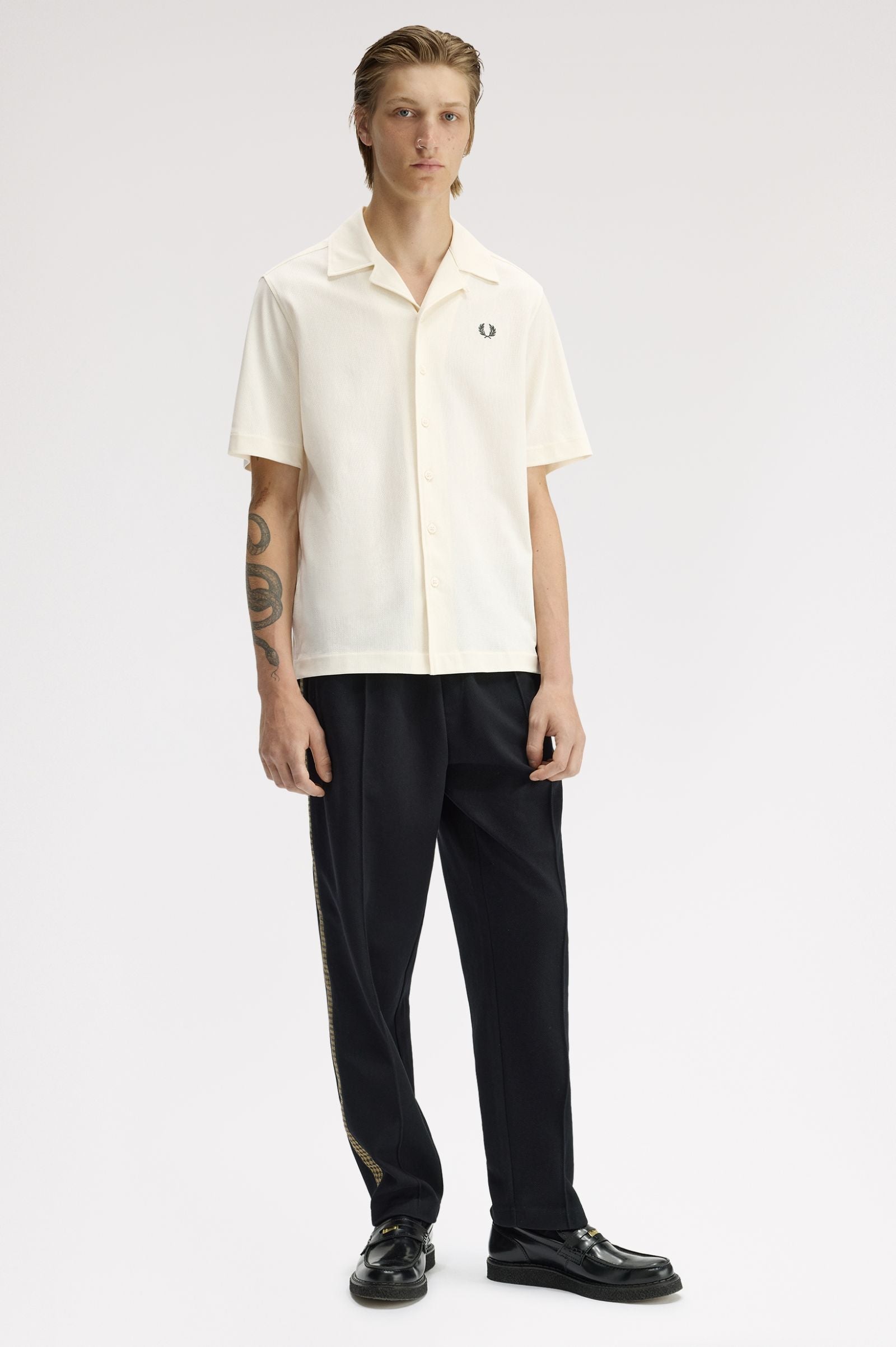 COMPRESS MESH REVERE COLLAR SHIRT, ECRU