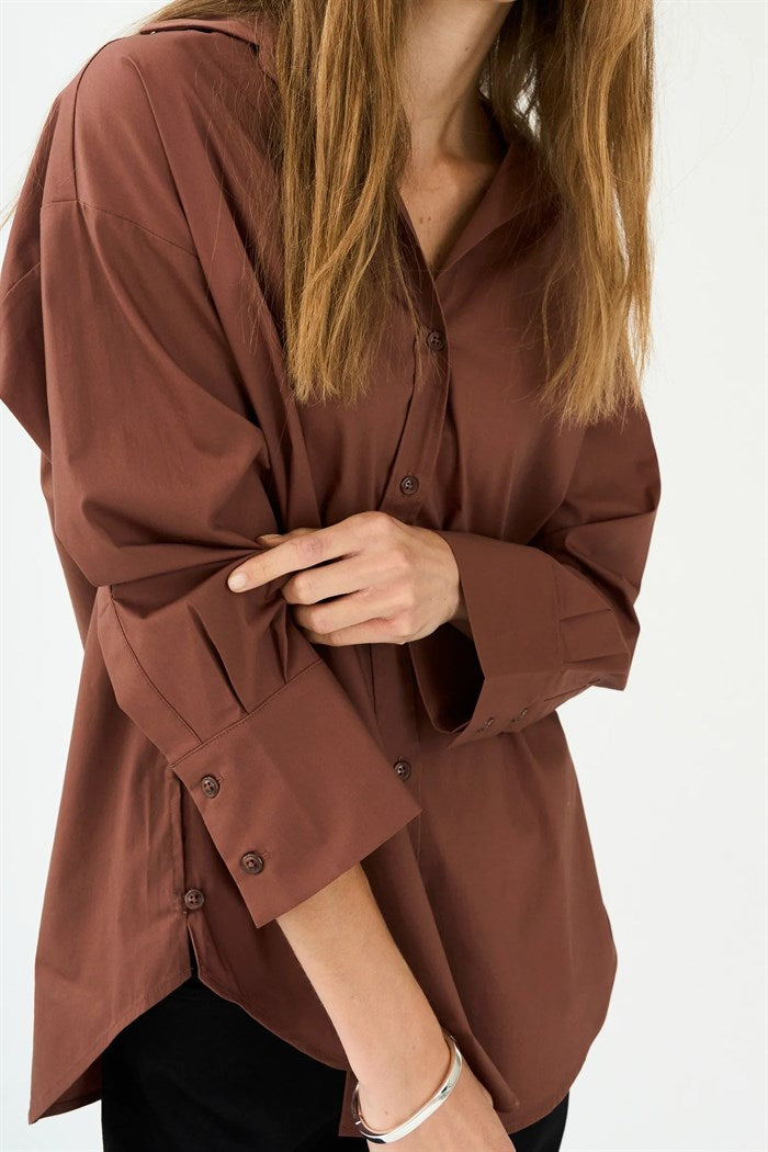 NYLA POPLIN SHIRT, WARM BROWN