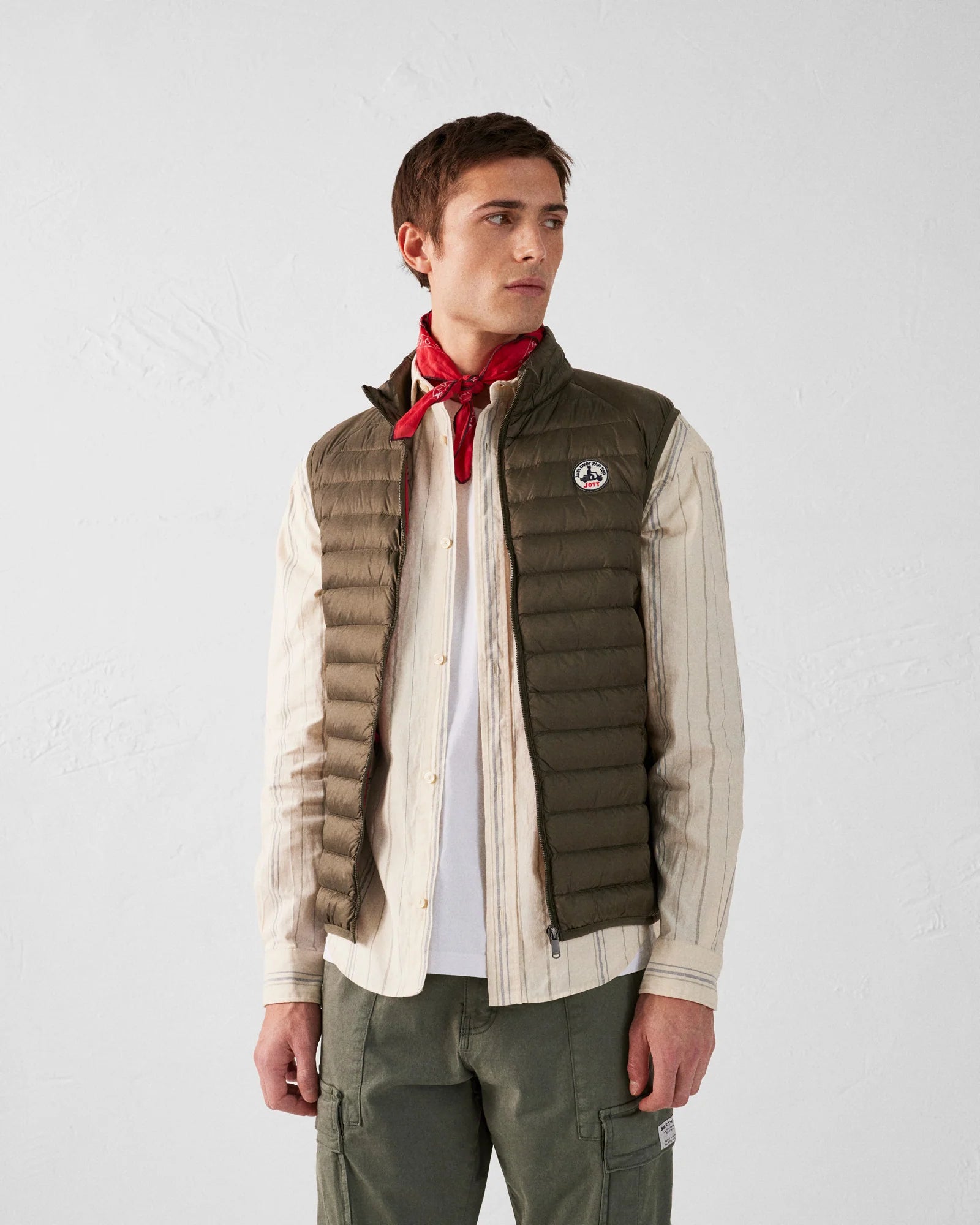 Tom Down Vest, Mat Army