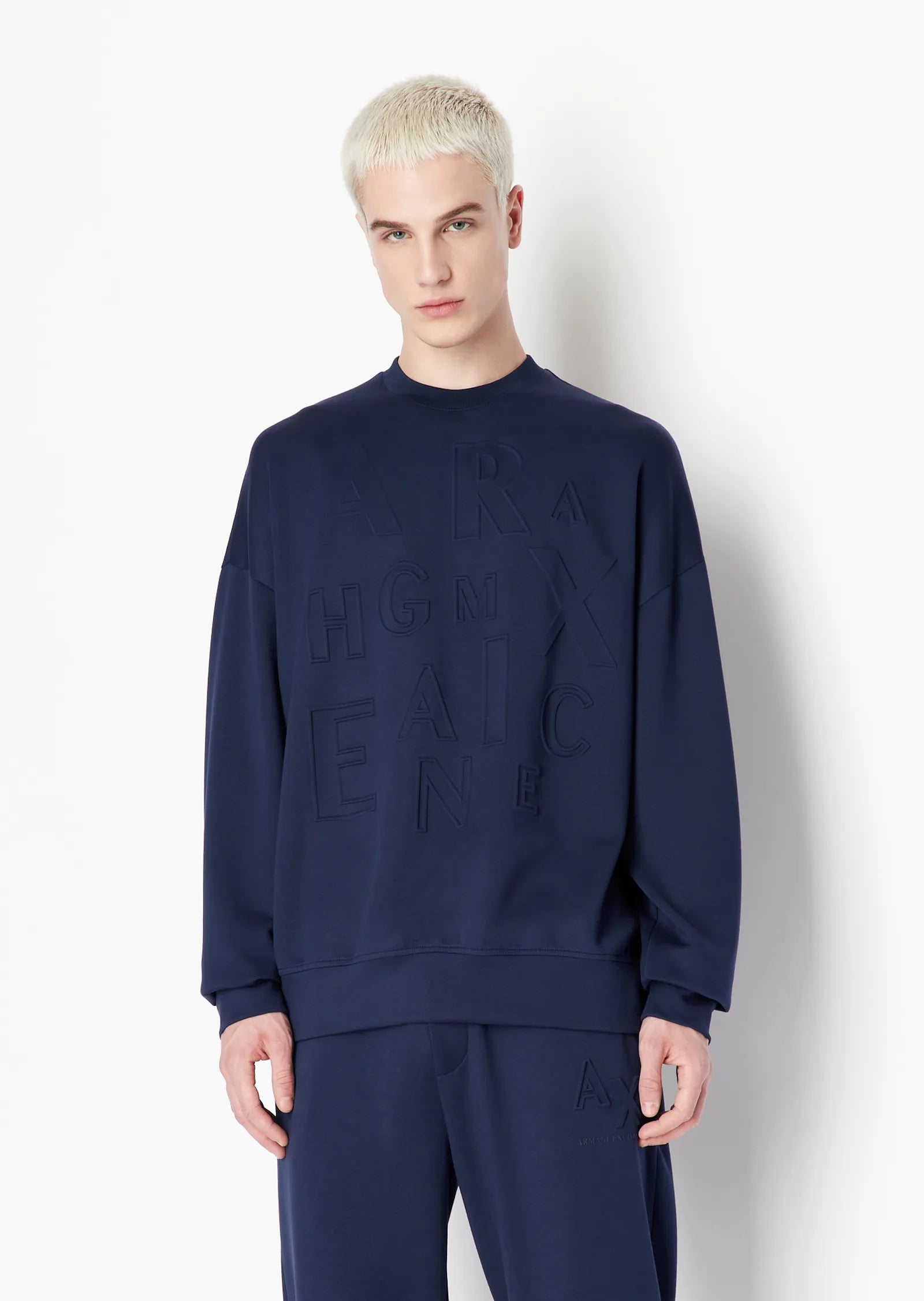 Man jersey sweatshirt, navy blazer