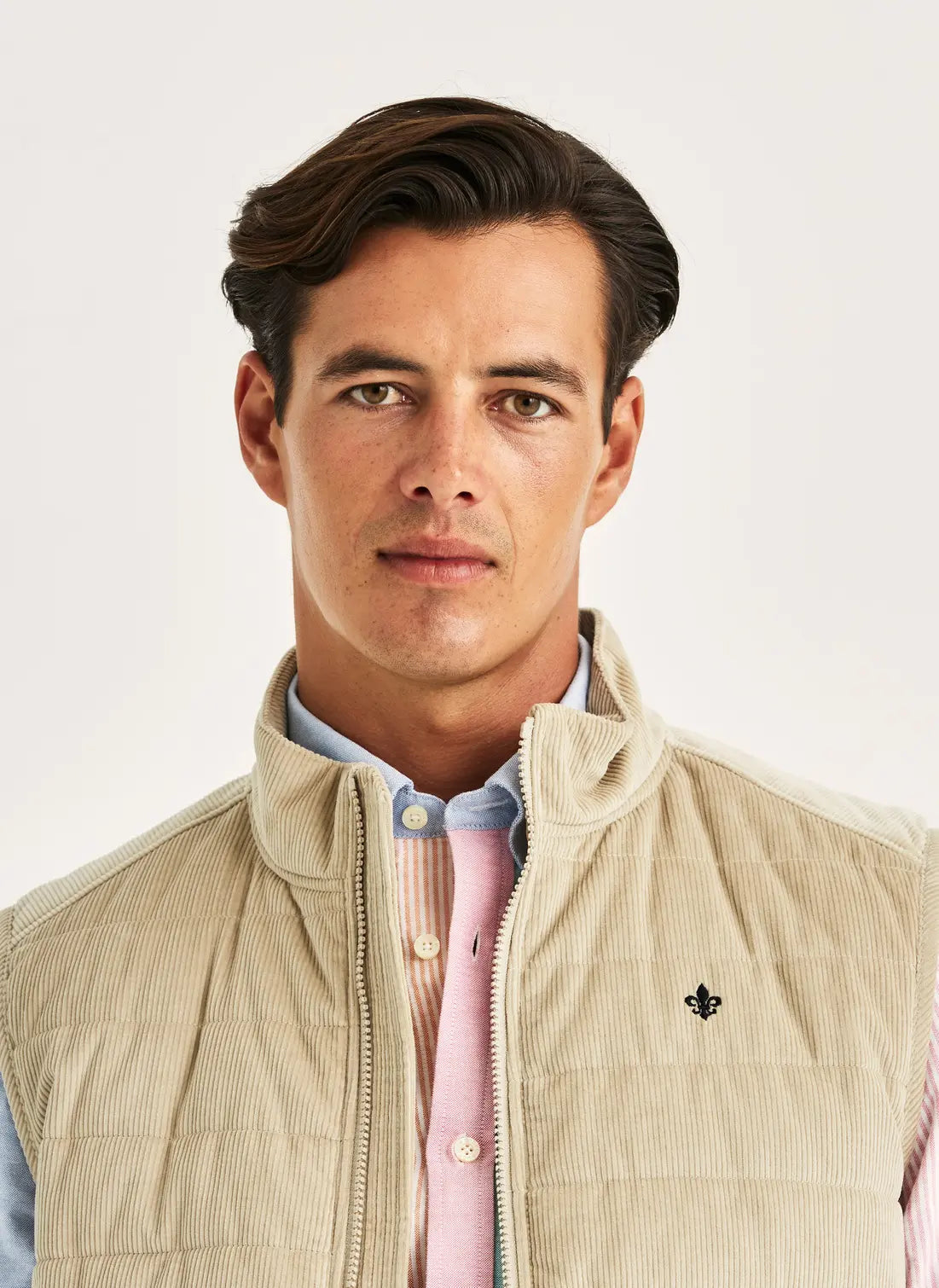 TED QUILTET CORD VEST, KHAKI