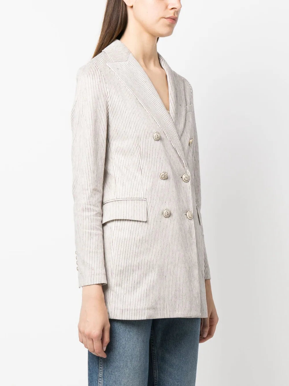 Woman D. breasted, brunette