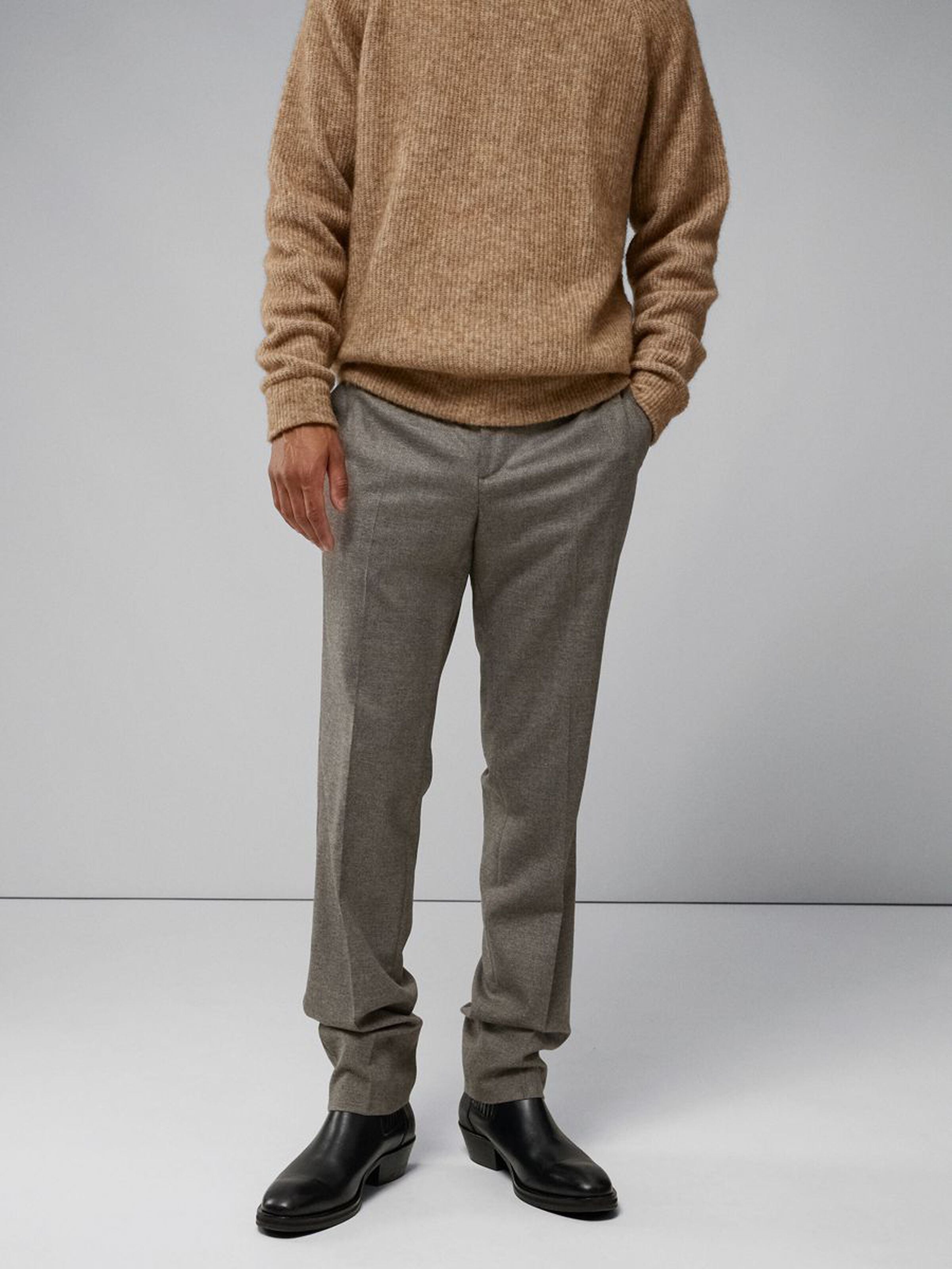 Leo 2 Tones Pants. Micro Chip