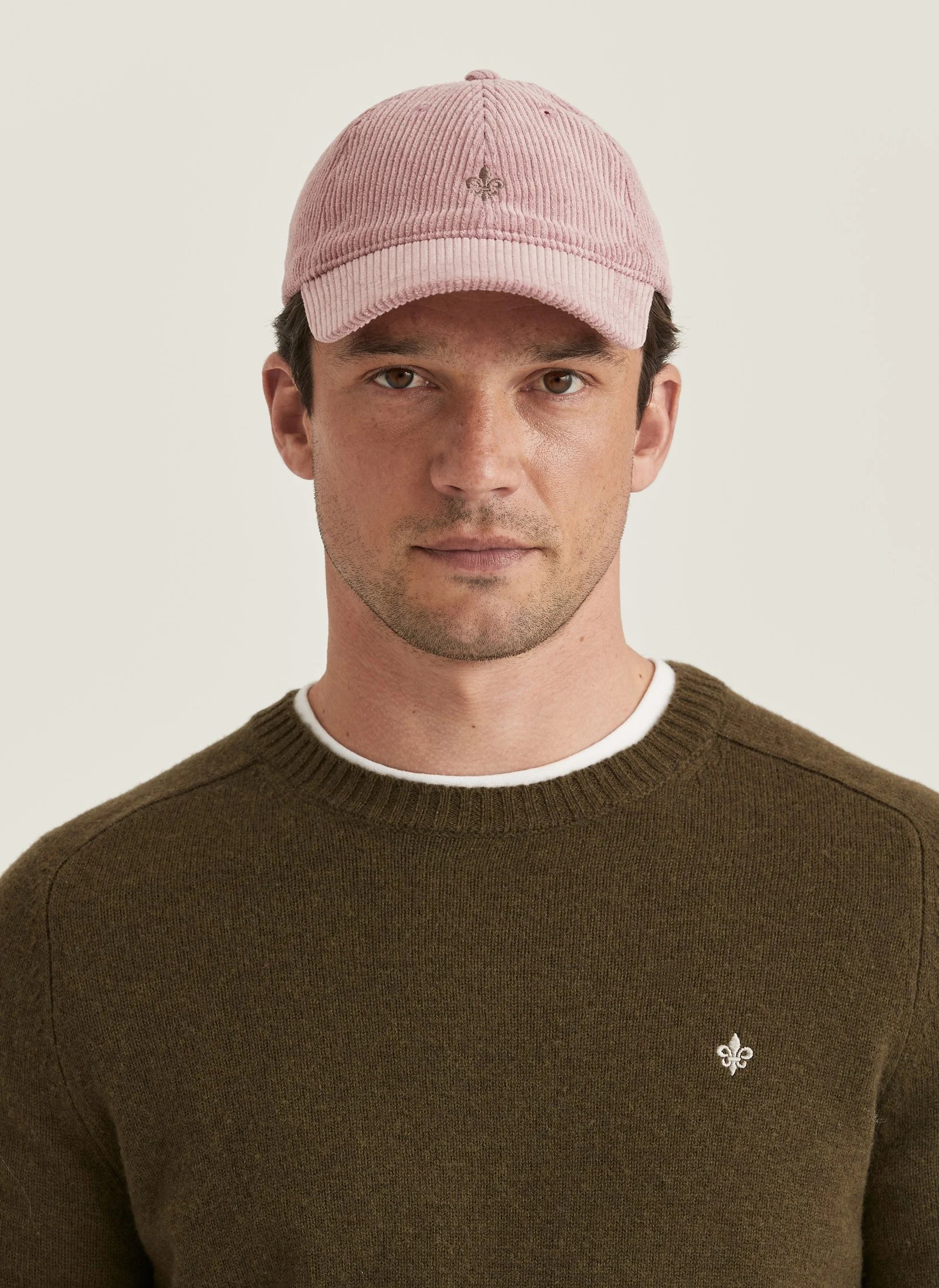 Hertford Oneck, Olive