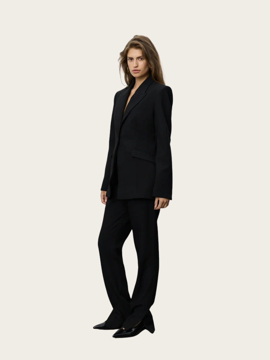 LIORA FITTED BLAZER, BLACK
