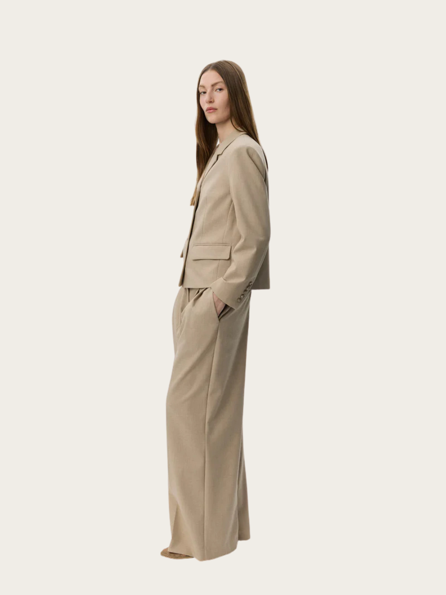 ELLY SHORT BLAZER, LIGHT SAND