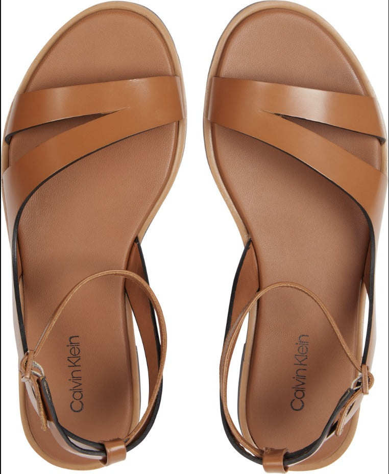 Almond sandal, cognac