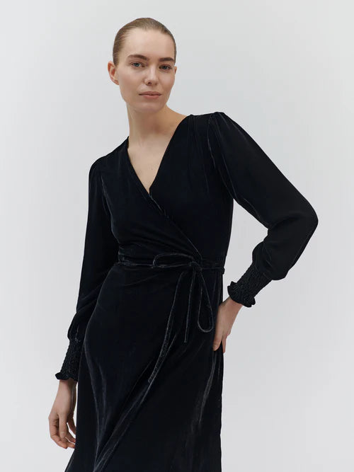 Aomi Wrap Dress, Black