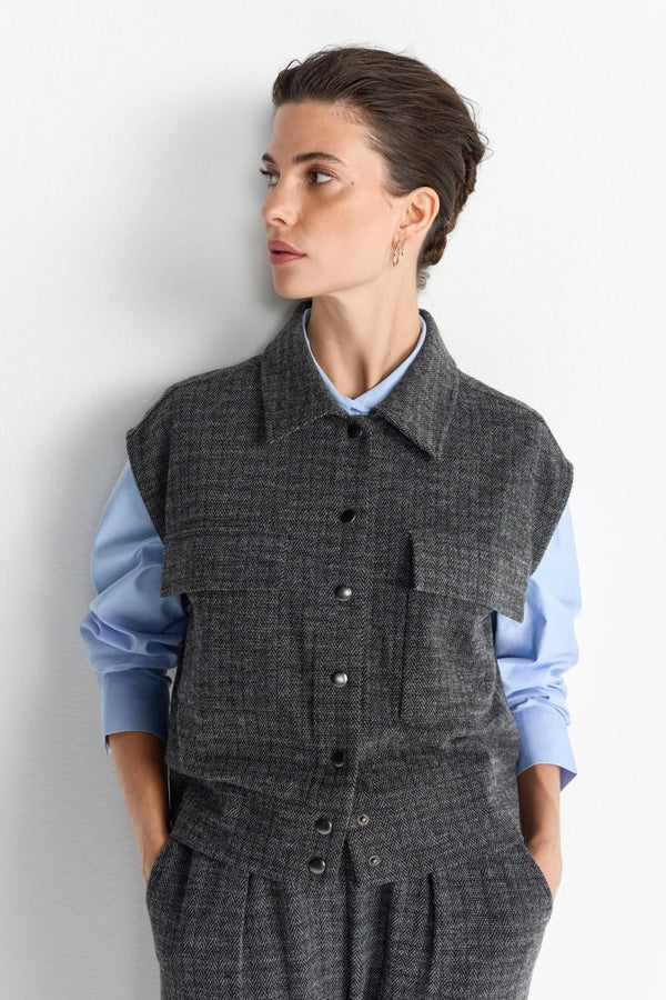 Suited Cargo Vest, Silver Mist