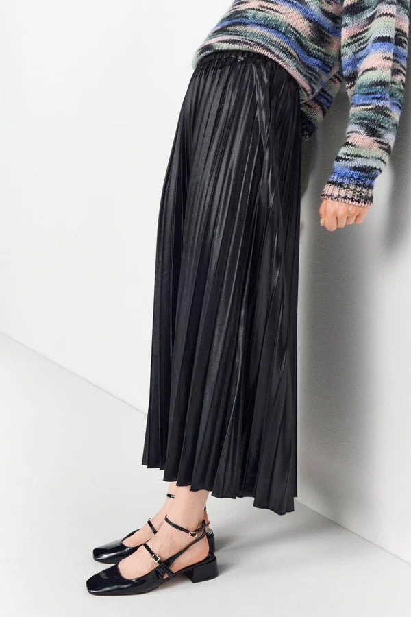 Shiny Plissé Skirt, Black