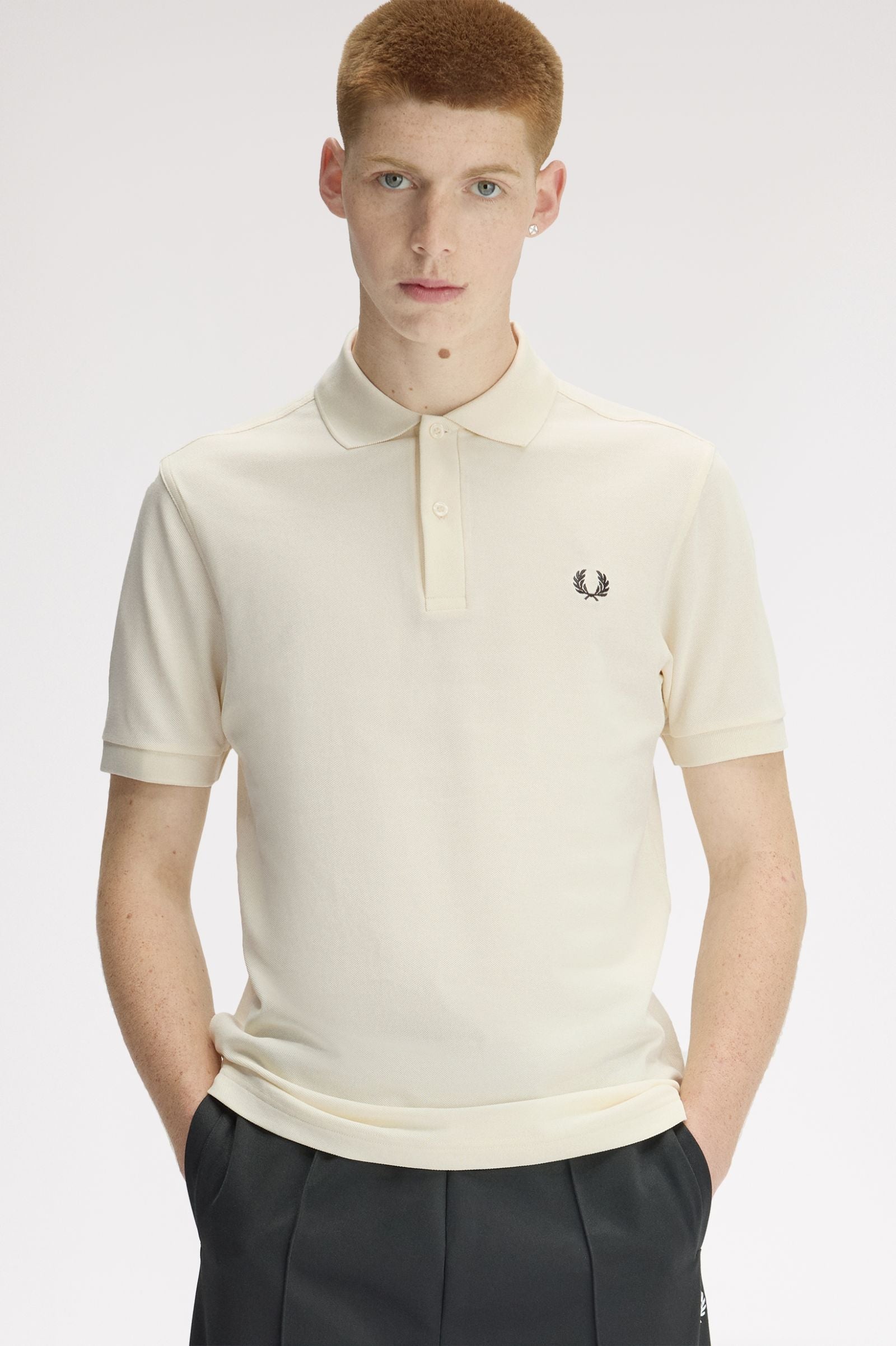 PLAIN FRED PERRY POLO, ECRU/GRASSROOTS
