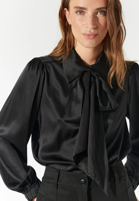 KIKKIDEA BLOUSE, BLACK