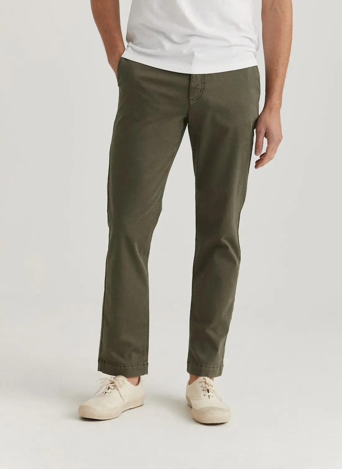 JEFFREY BRUSHED CHINOS, OLIVEN