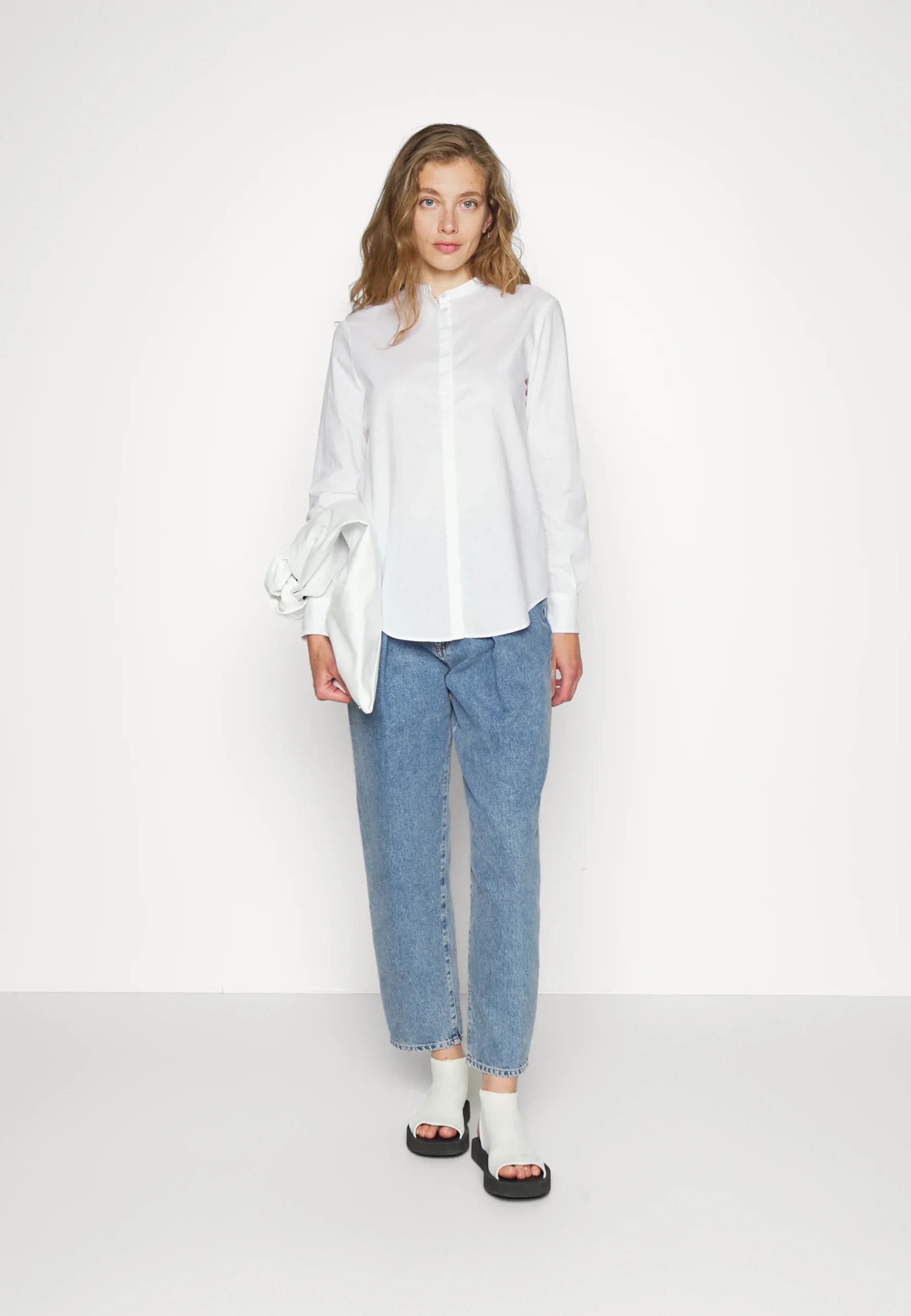 C Befelize 19, white