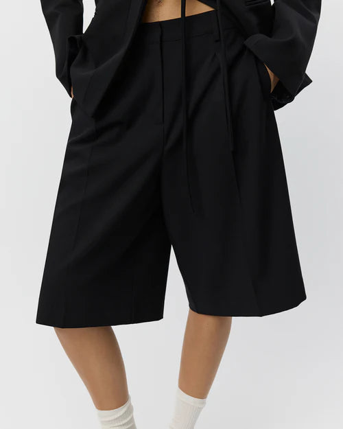 ELSA SUIT SHORTS, DARK GREY