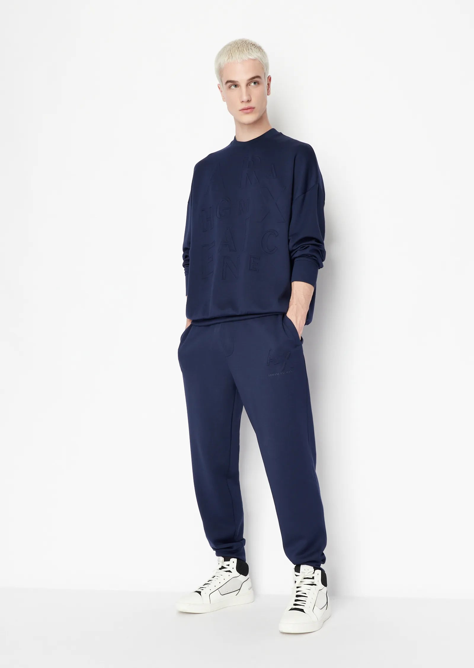 Man jersey sweatshirt, navy blazer