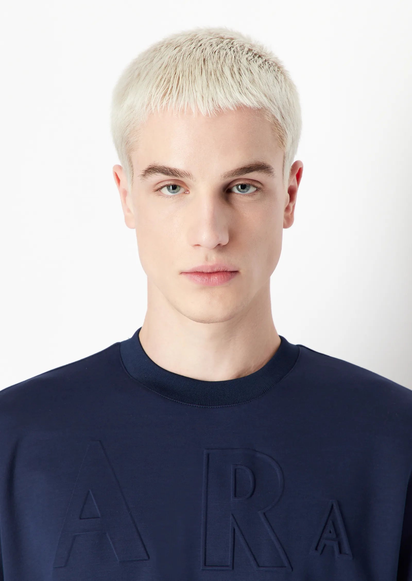 Man jersey sweatshirt, navy blazer