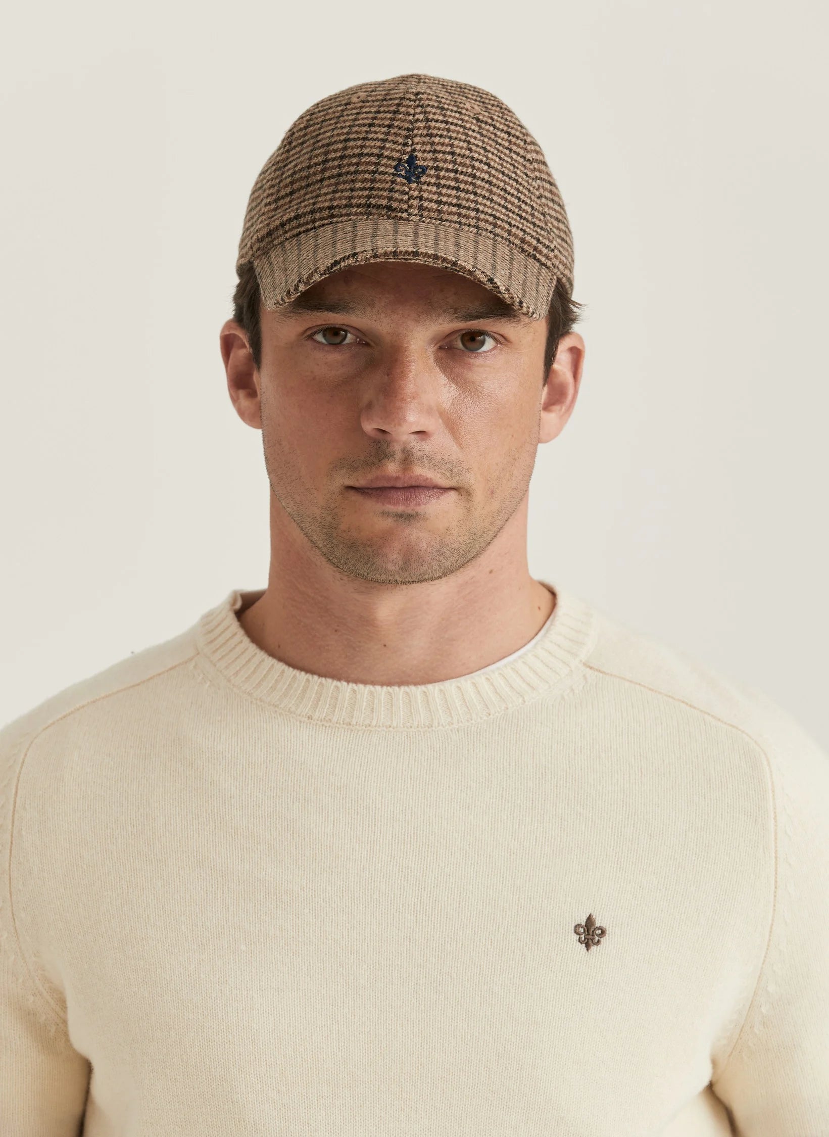 Hertford Oneck, Off white