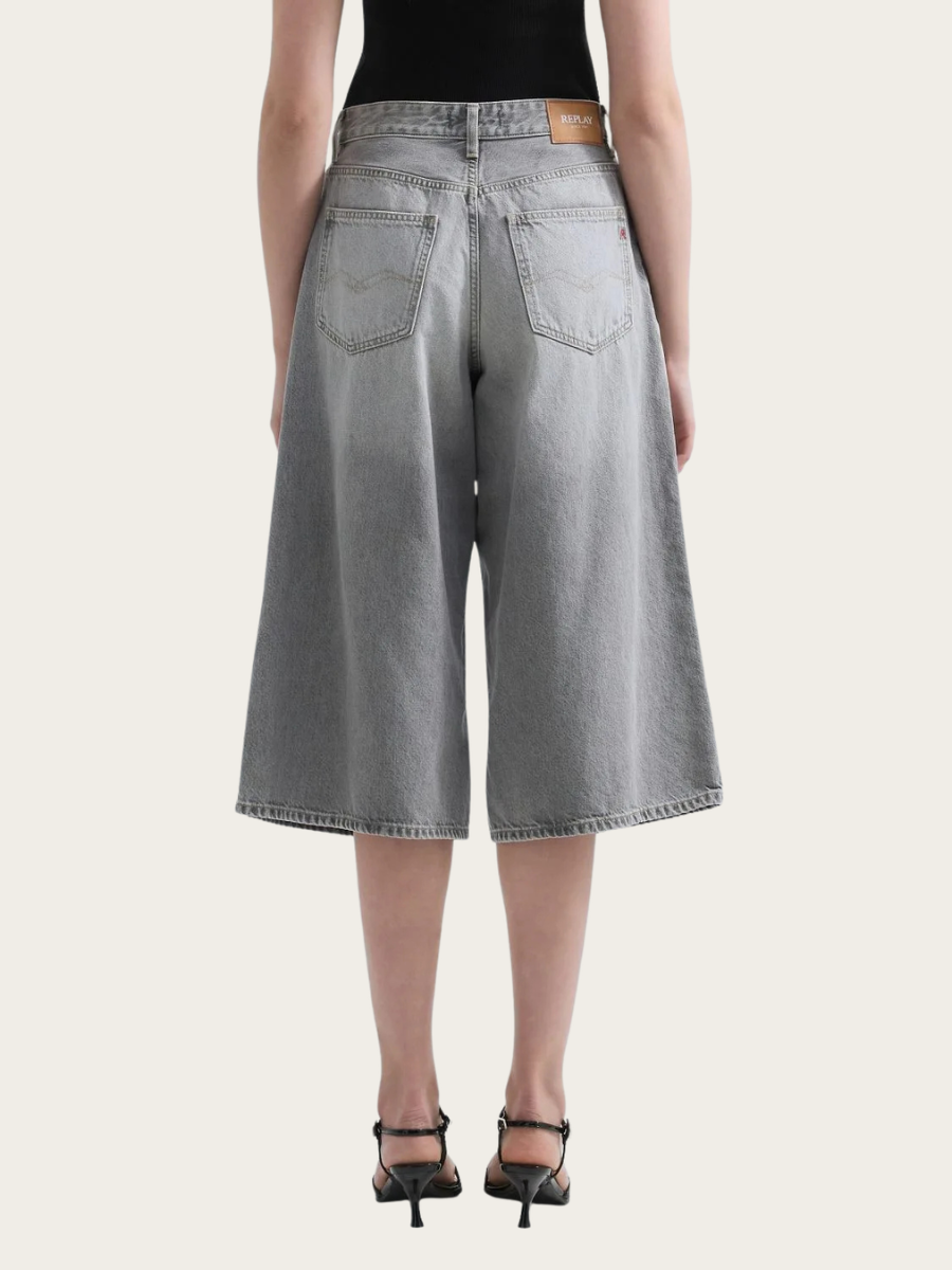 VIVYETTE WIDE LEG JEANS SHORTS, LIGHT GREY