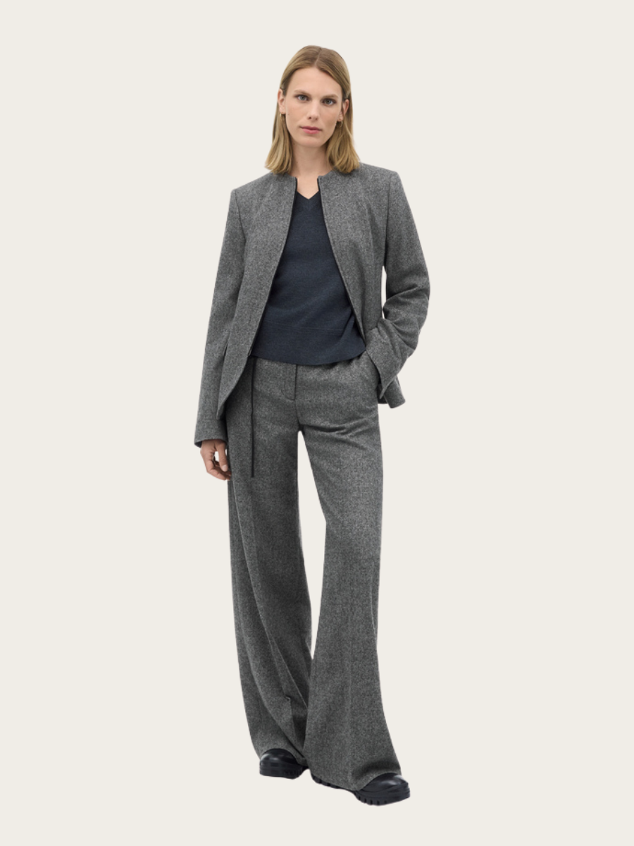 ELLIS HABITBUKS, LEAD GREY