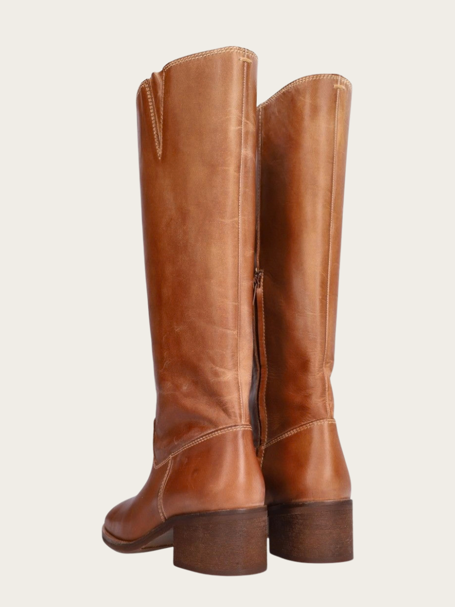 CAMEL BRUSH CALF BOOT, BROWN