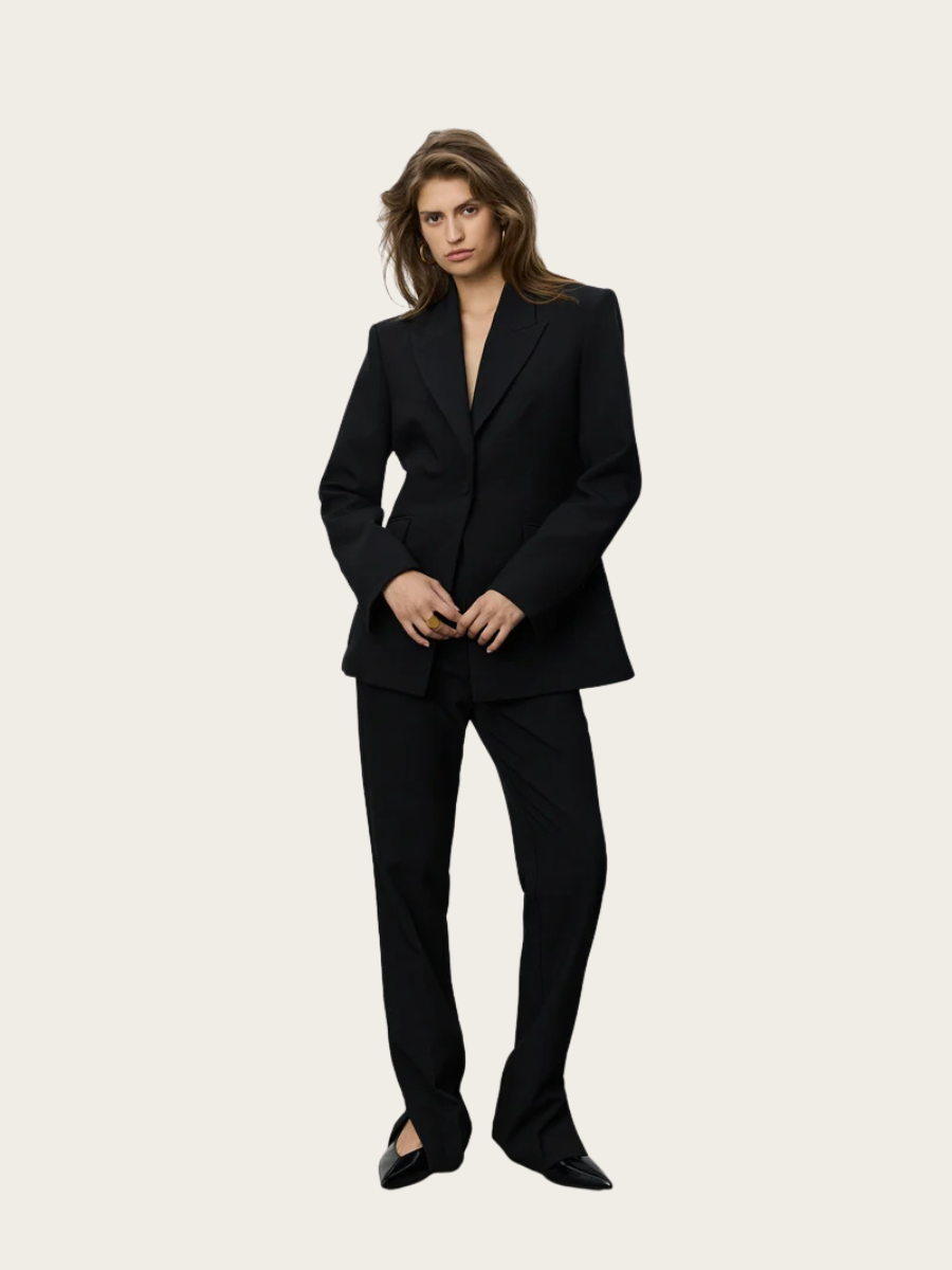 LIORA FITTED BLAZER, BLACK