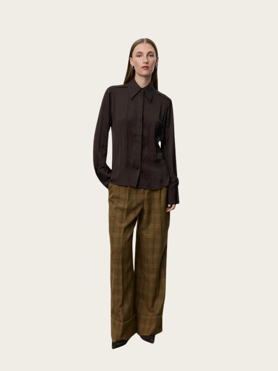 WILDA FITTED SHIRT, DARK BROWN
