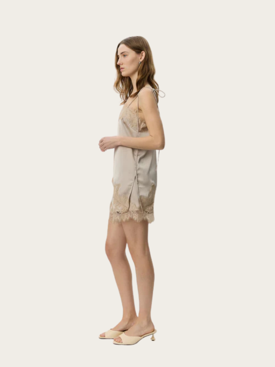 VIRA LACE DETAILED TOP, FEATHER GRAY