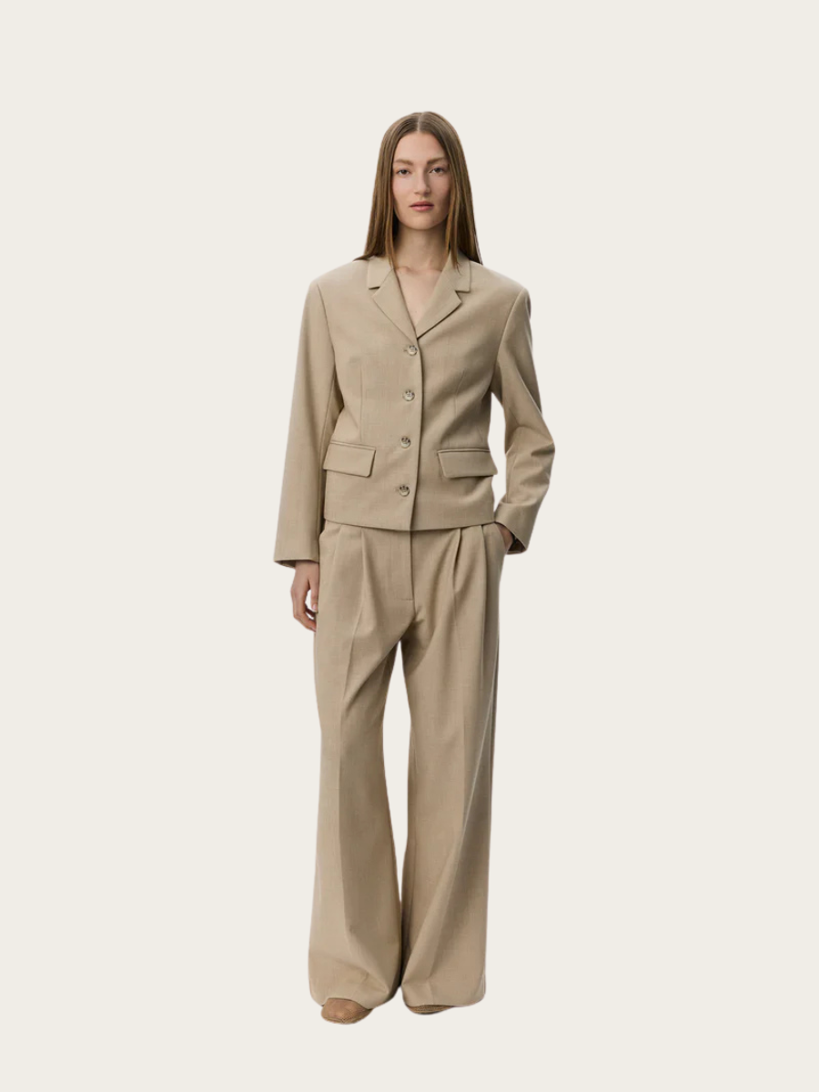 ELLY SHORT BLAZER, LIGHT SAND