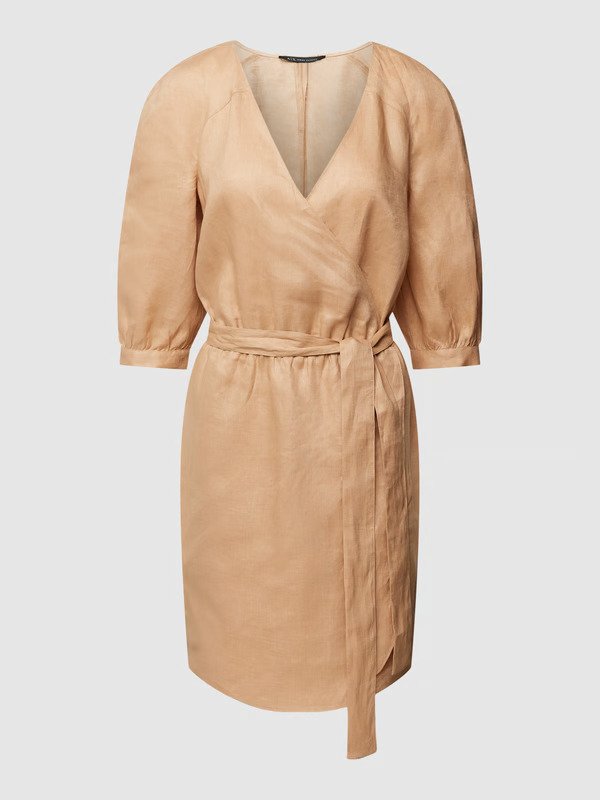 Woman woven dress, brush