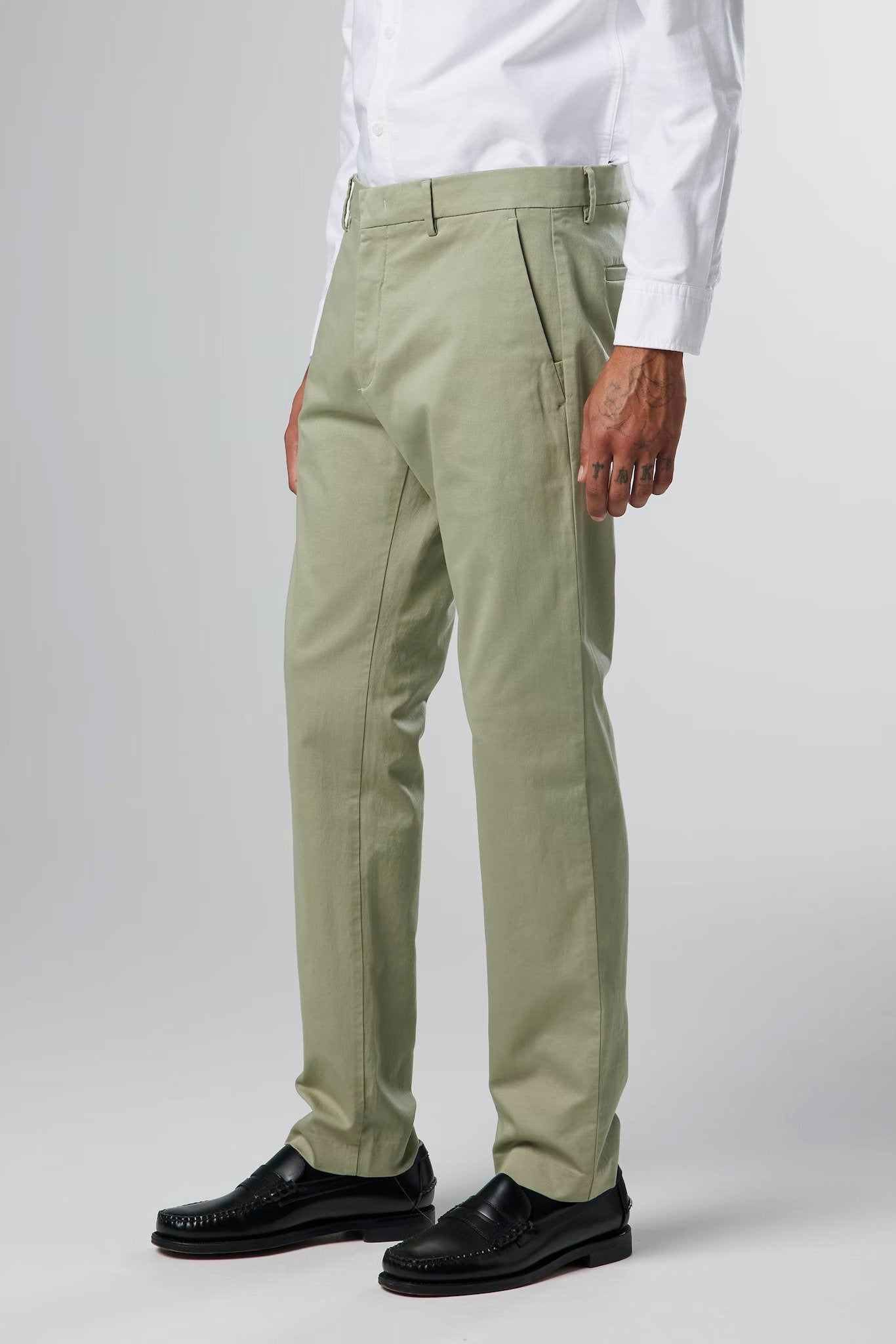 Theo 1420, oil green