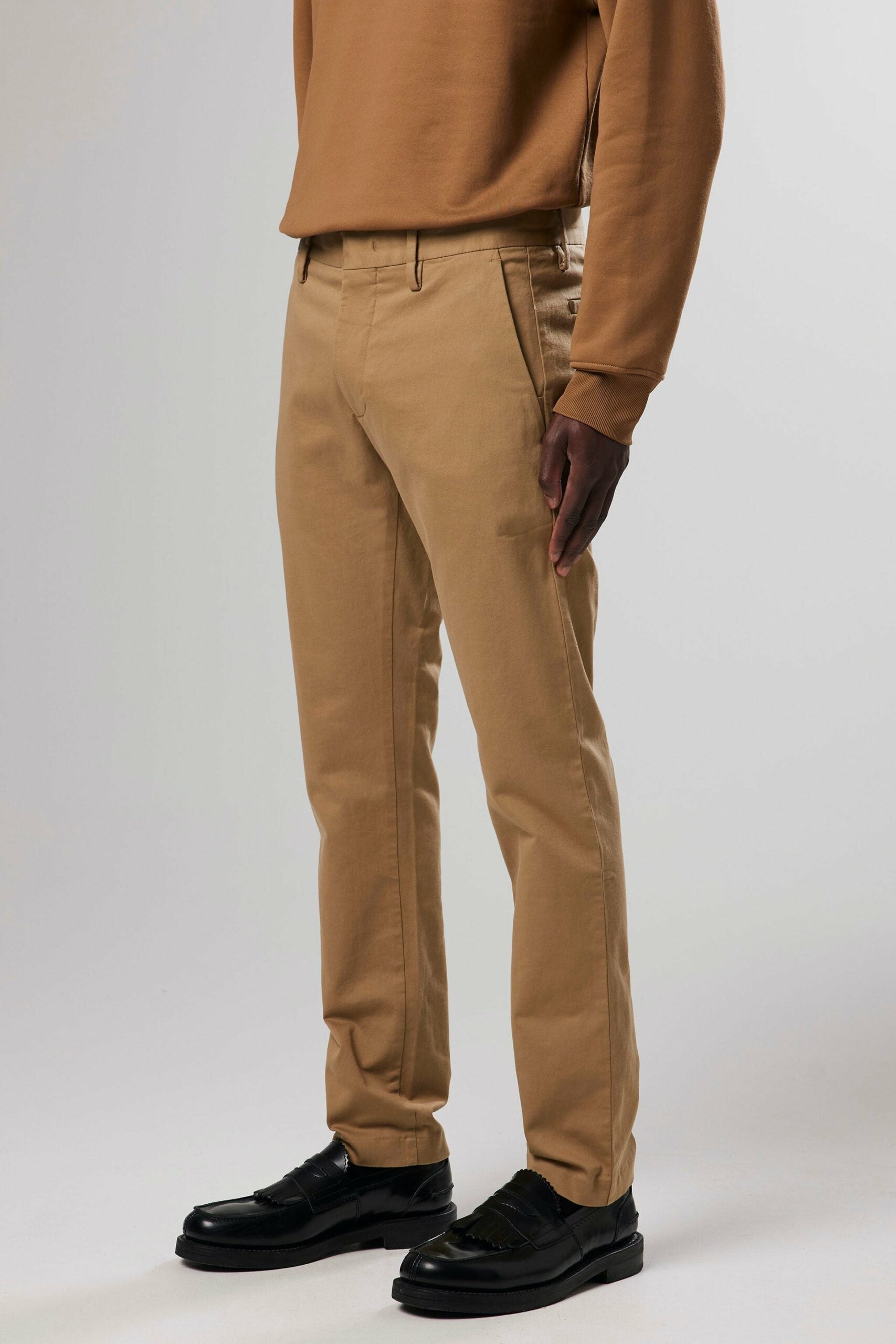 Theo 1420 chino