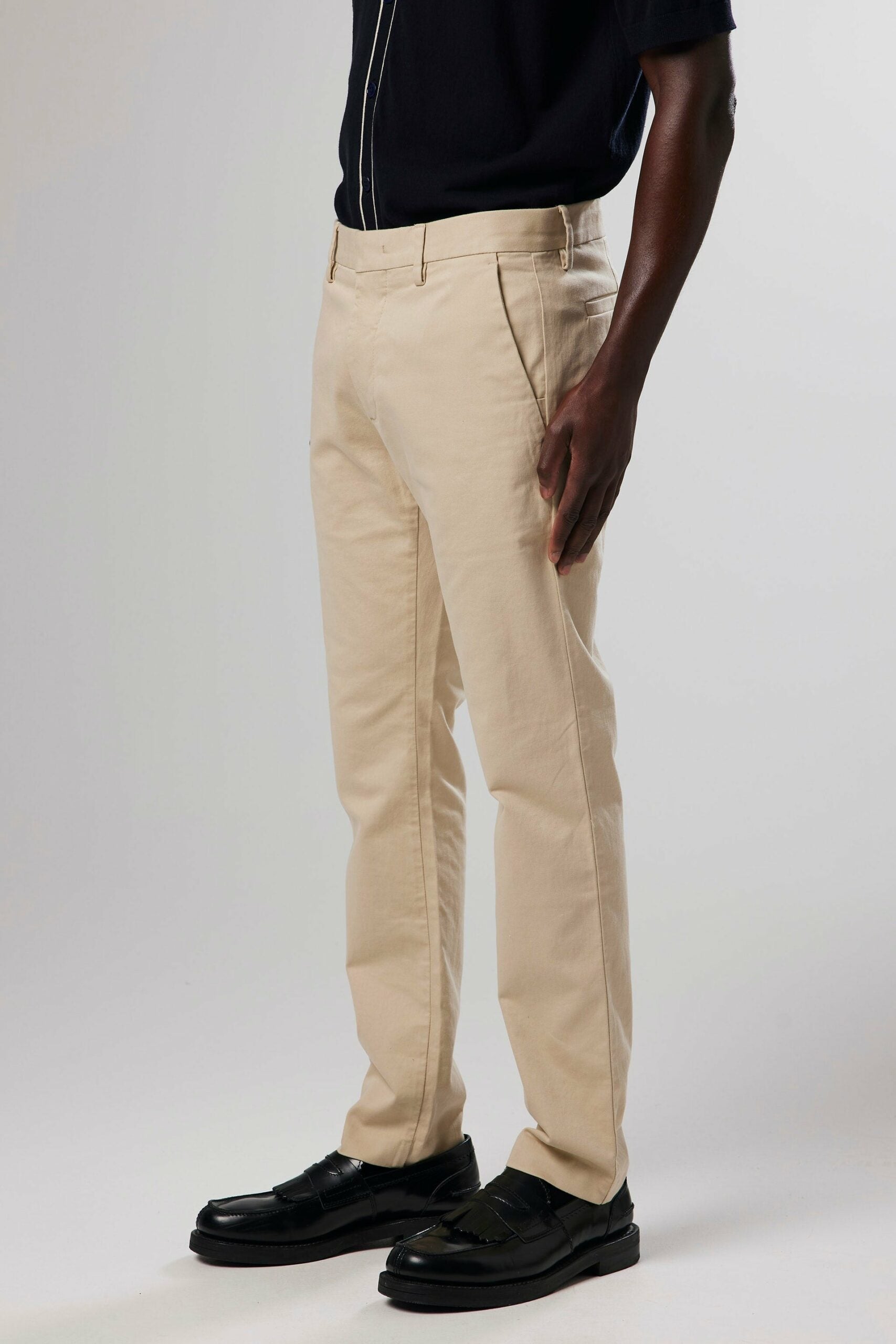 Theo 1420 chino